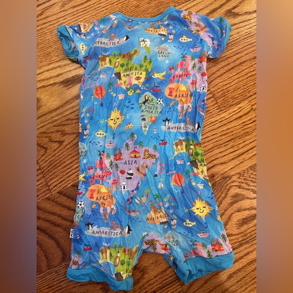 Little Sleepies Around the World shorty zippy - Picture 2 of 3